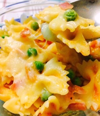 Cheesey Farfalle Pasta